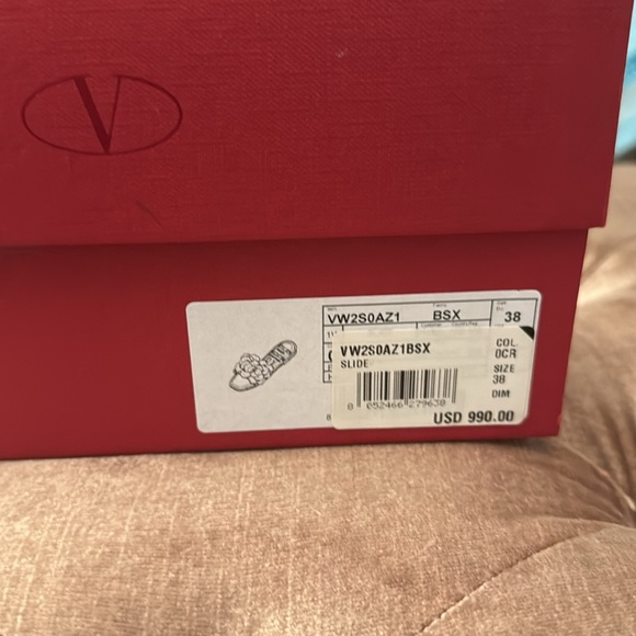 Valentino slides - Picture 5 of 6